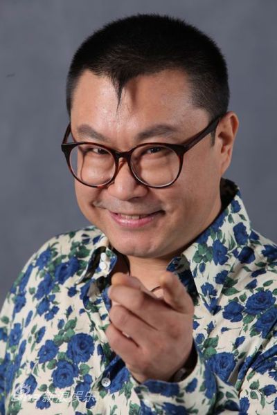 资料图片:《舞动的k线》剧照-尹相杰饰金满仓