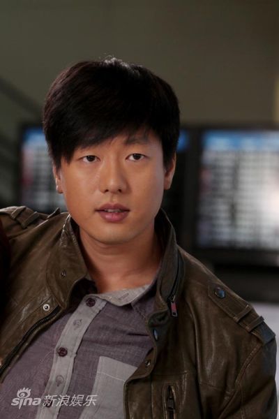 凌潇肃饰于清江