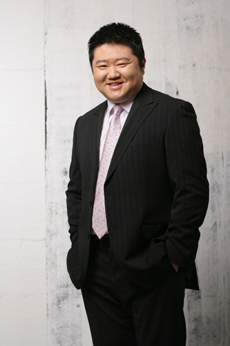 资料:2012smg名优主持人候选人-汪译男