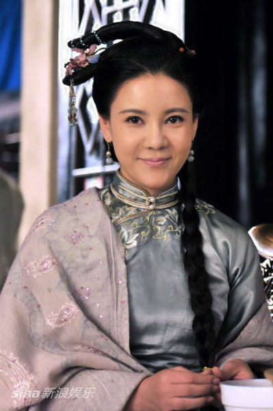 资料图片:《十月围城》主角-何佳怡饰演李念慈 - 手机新浪网