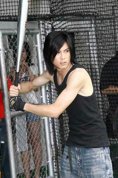 《爱情两好三坏》开镜 孙协志等举棒显身手(图