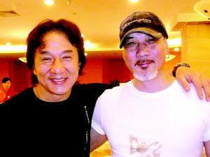 成龙探班《精武陈真》 回忆昔日龙套岁月(附图