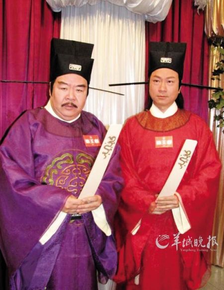 《盛世仁杰》里的郑则仕(左)和黎耀祥