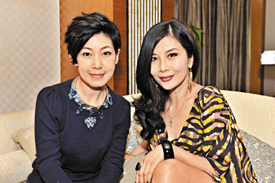 主持黎芷珊（左）访问吴家丽。