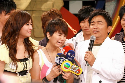 组图:宪哥戏耍星光帮 S.H.E依依惜别我猜