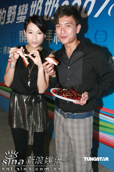 组图:《我的野蛮奶奶》开镜 汪明荃率众助阵