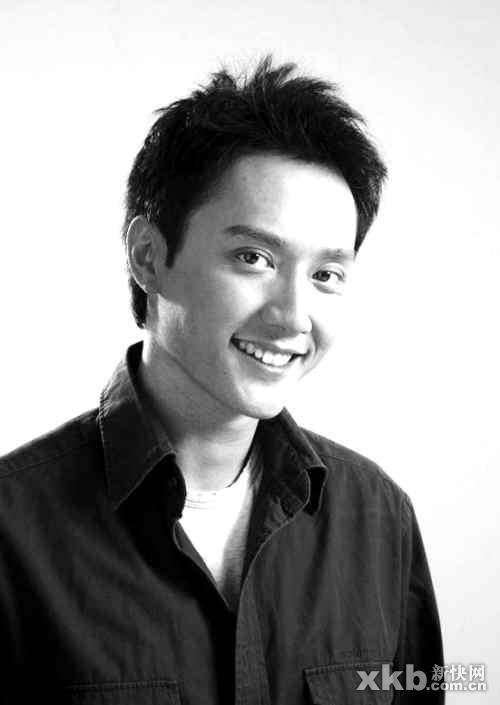传胡杏儿主动投怀冯绍峰黏住豪门少东家(组图)