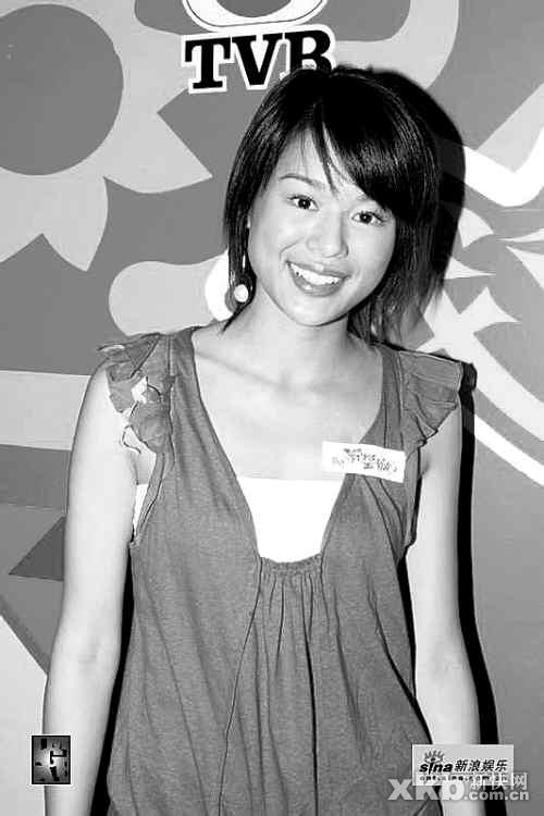 传胡杏儿主动投怀冯绍峰黏住豪门少东家(组图)