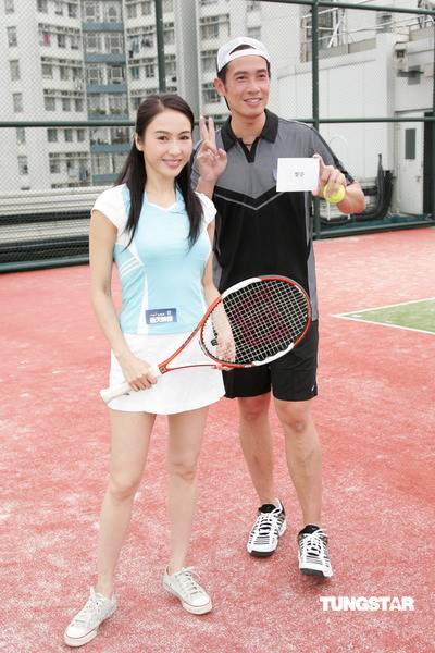 图文:干探网球大激斗之黎姿和陈豪合影