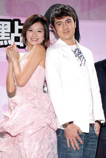 李妍瑾代言魔女变桃花女 宣传新剧现场征婚(图)