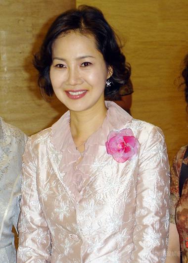 梁美京走出经纪纠纷困扰拍新剧《王和我》(图)