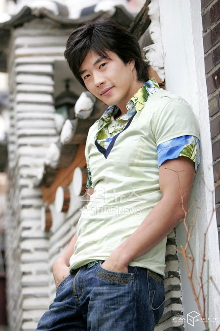 Ȩ������ݡ������顷����ѡ�γ���Ů��(ͼ)