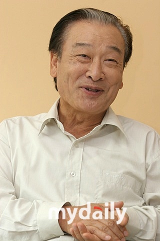 李顺才入选韩广播荣誉殿堂 成首位获选演员(图)