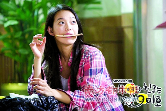 “翻垃圾桶找炸鸡优惠券,嘴巴还叼着骨头的小狐狸”彻底萌翻了