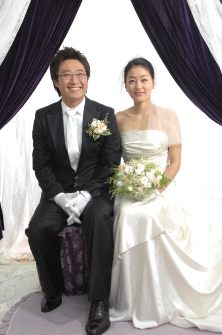 组图：《钱的战争》大结局朴信阳朴真熙拍婚戏