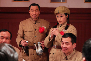 贤孝王雅捷繁忙工作《我是太阳》不忘念亲恩