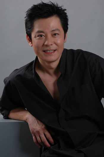 孙思瀚变身“完美老公”讲述《亲家》的故事