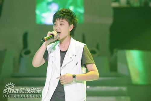 型秀直播晋级周结束 四十强下周五决出(组图)