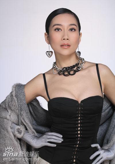 温峥嵘以斯琴高娃为努力目标 塑造多种银屏形象