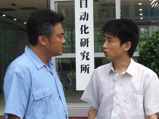 《天经地义》6月29日剧情 李大志腿伤欠外债