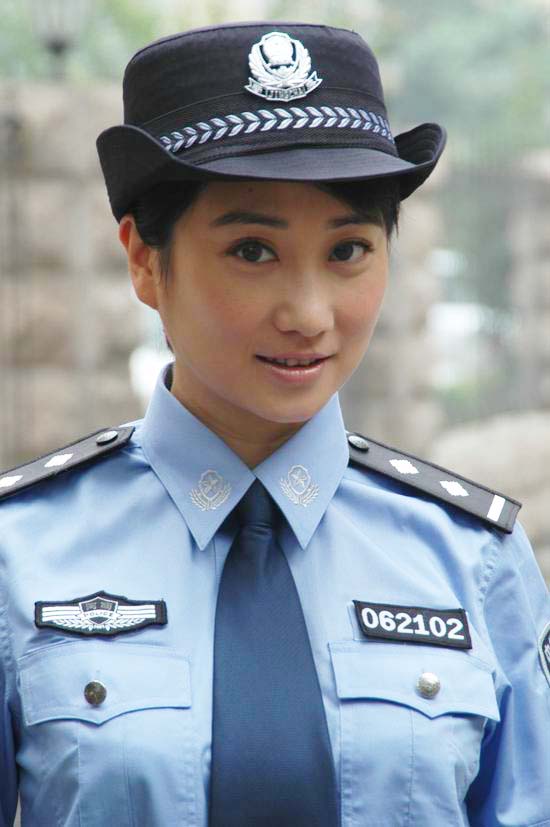 李颖：告别“野蛮媳妇”摇身变“警花”(附图)