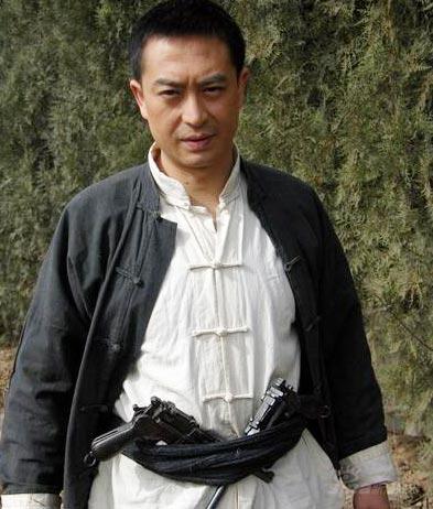 张嘉译携《双枪李向阳》今晚帅气登陆广州(图