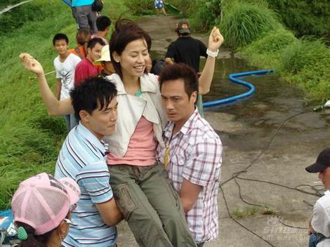 “本地”彭新智与吴镇宇宣萱上演“三角恋情”