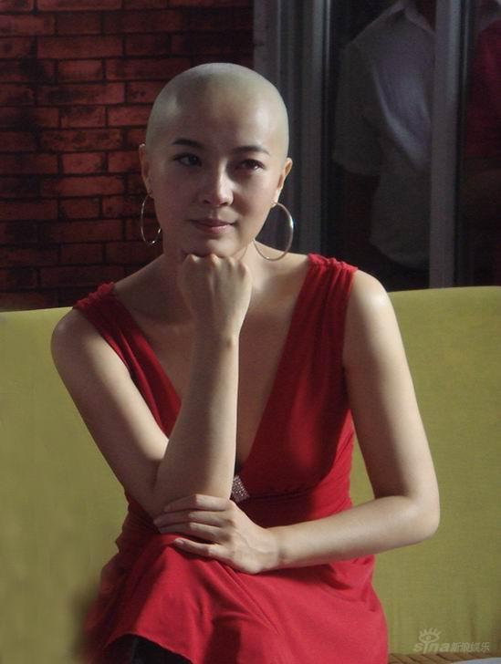 光头美女导演盛赞苏岩“感性勃发”(附图)-TV指南