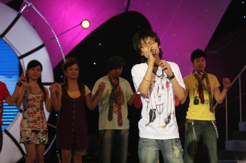 王啸坤录制《娱乐星工厂》 黄子佼现场被忽悠