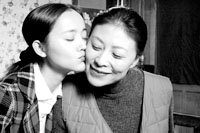 《女儿我该怎么爱你》将播岳红入戏太深频落泪