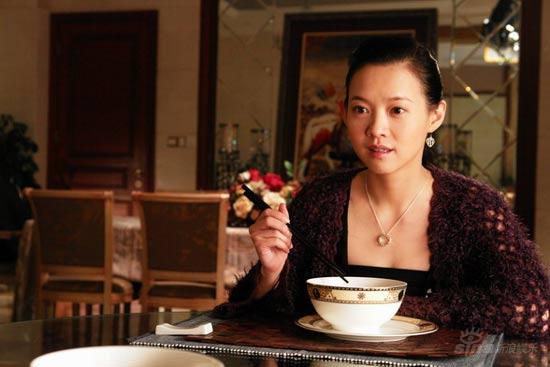 曾宝仪演《荣归》揣摩角色演绎忧郁厌食病人