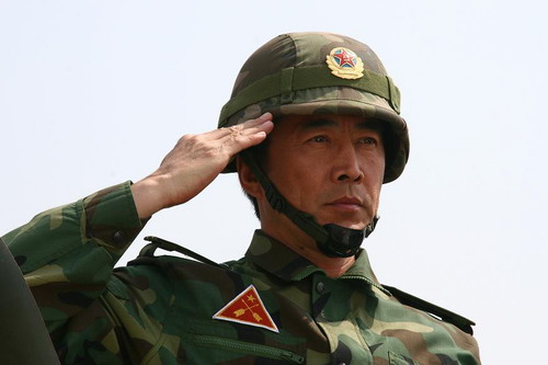 《和平使命》播出在即郑晓宁最新军官照曝光