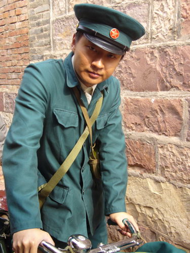 《大山的儿子》热拍霍亚明与师姐吕丽萍成母子