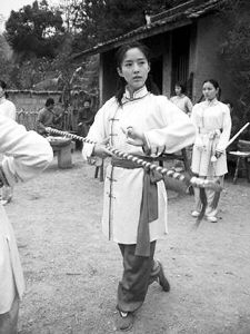 颜丹晨痛说学戏秘事 《女子戏班》将登央视(图