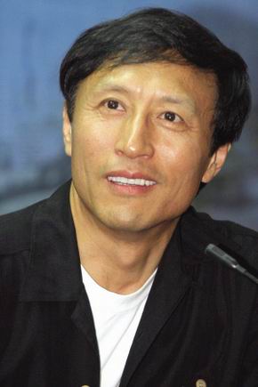 毛卫宁执导王雅捷主演《最后的子弹》南京开播