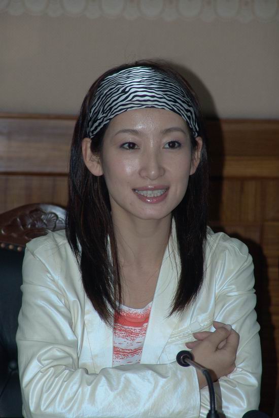 《女人的选择》热播 主演走进社区与观众交流