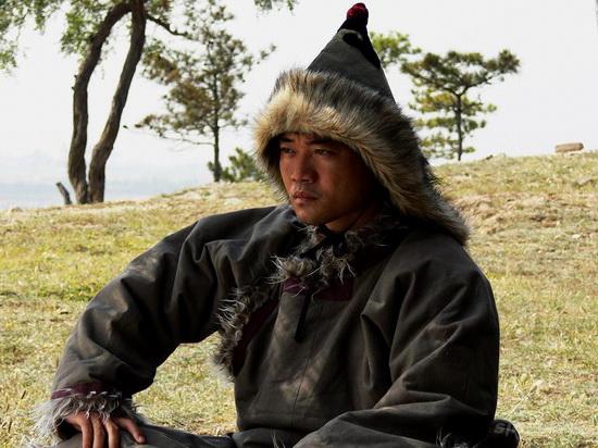 陈楚翰:《草原春来早》中的红色雄狮(图)