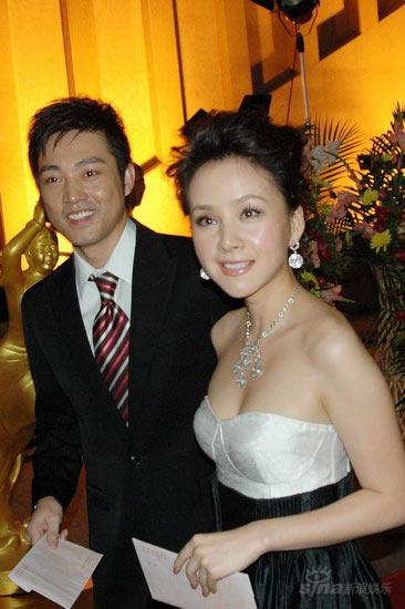 吴军何琳出席飞天奖“麻辣夫妻”携手亮相(图)