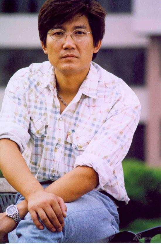 李崇霄新好男人演绎《野百合也有春天》(图)