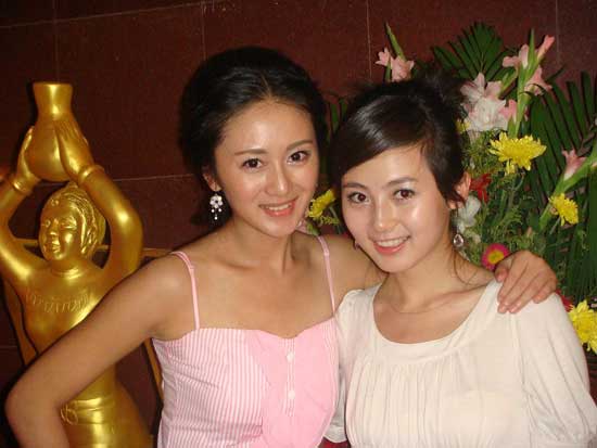 路晨刘添月首次触电红毯 激动之情溢于言表(图)