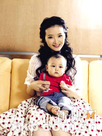 王艳携爱子作客《天下女人》大谈育儿心得(图)