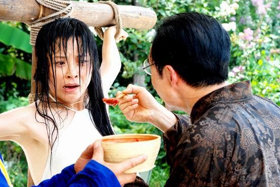 《风月》剧组动真格 炎炎夏日辣酱泼面(图)