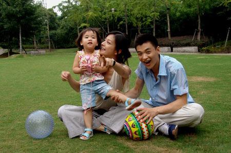 周一围赵薇抚养戏被删减 《谢谢》另有结局(图