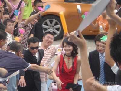陈紫函新片开演唱会惊艳出场不负影迷期待(图)