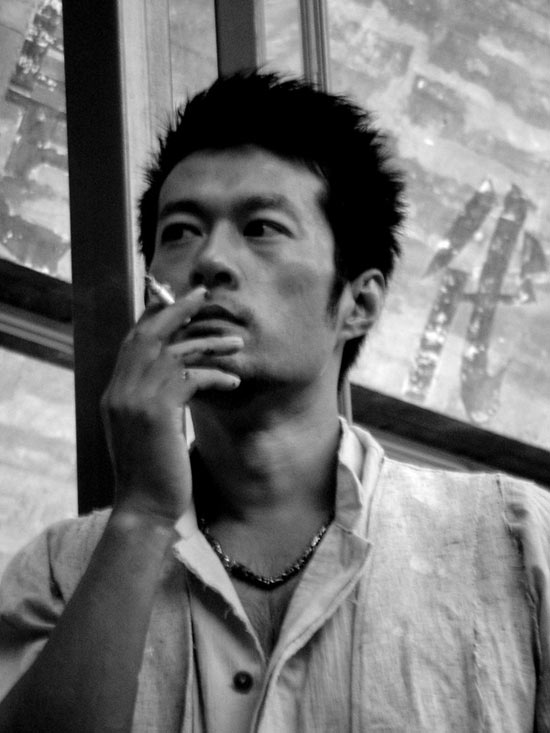贾樟柯最新宣传片谭凯出演中国“波洛克”(图)