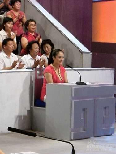辣妈贾妮退休“改行”不做演员玩古玩收藏(图)