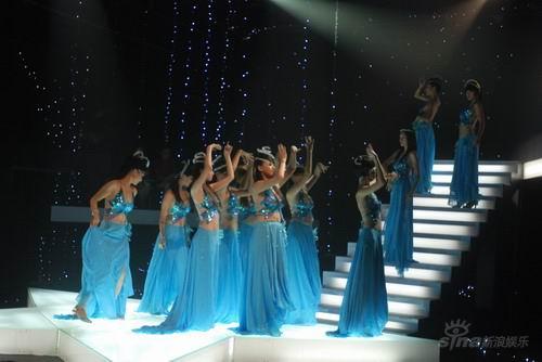 绝版星姐星光闪耀 百万巨资打造星宿舞台(图)