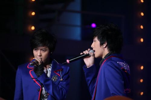 BOBO助阵型秀总决选不是Twins胜似Twins(图)