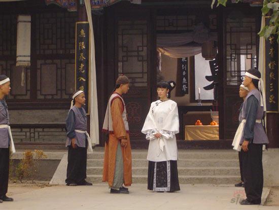张彤《少年讼师纪晓岚传奇》巧遇伊能静(图)