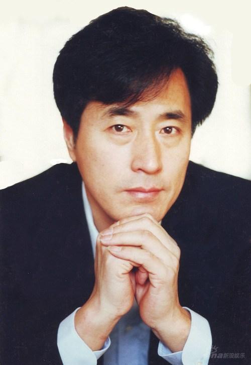 话剧恶搞备受质疑杨立新呼吁坚守传统话剧底线